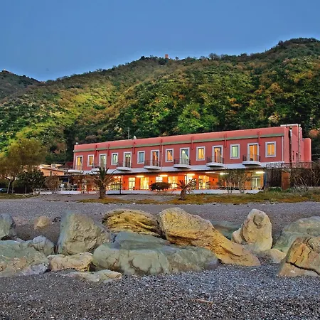 Ristorante La Scogliera - Nuova Gestione 3* Piraino