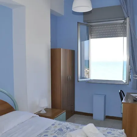 فندق Ristorante La Scogliera - Nuova Gestione 3*