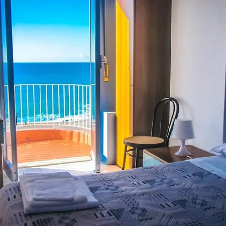 فندق Ristorante La Scogliera - Nuova Gestione