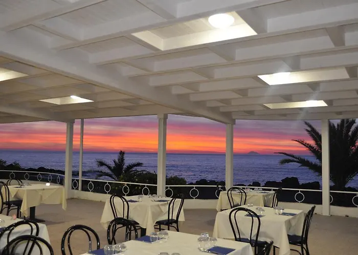 Ristorante La Scogliera - Nuova Gestione 3* Piraino