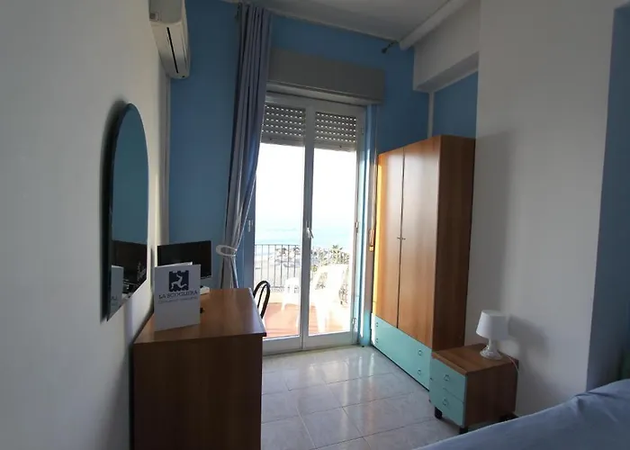 Ristorante La Scogliera - Nuova Gestione 3* Piraino